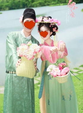 古风汉服拍照竹编野花篮
