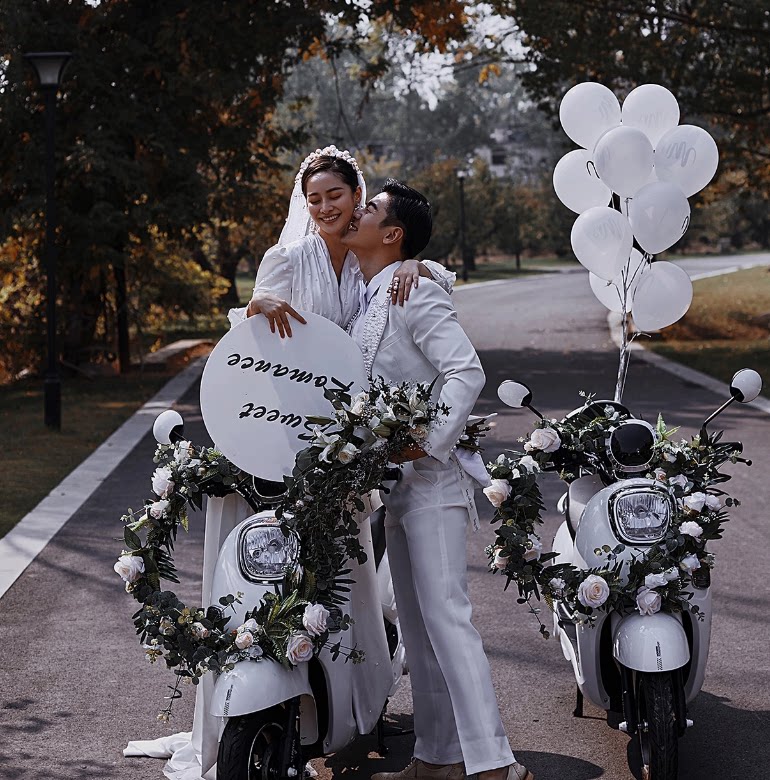 纪实森系婚纱摄影道具白色气球 ins风影楼拍照外景英文字母手拿板