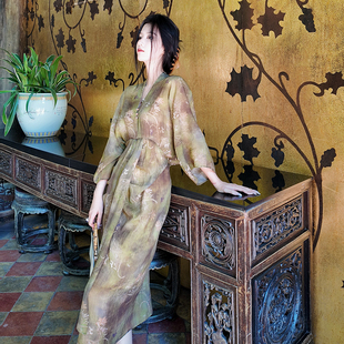 澄渔高定【金宴】新中式织锦真丝草木染炒色肌理压褶堆褶连衣裙