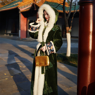 澄渔高定【珑福有翡】新中式珠片绣狐狸毛水貂白鹅绒连帽羽绒服