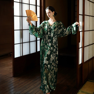 新中式 翡绿定织缂金纱绉玉石扣系带连衣裙 远山青鹭 澄渔高定