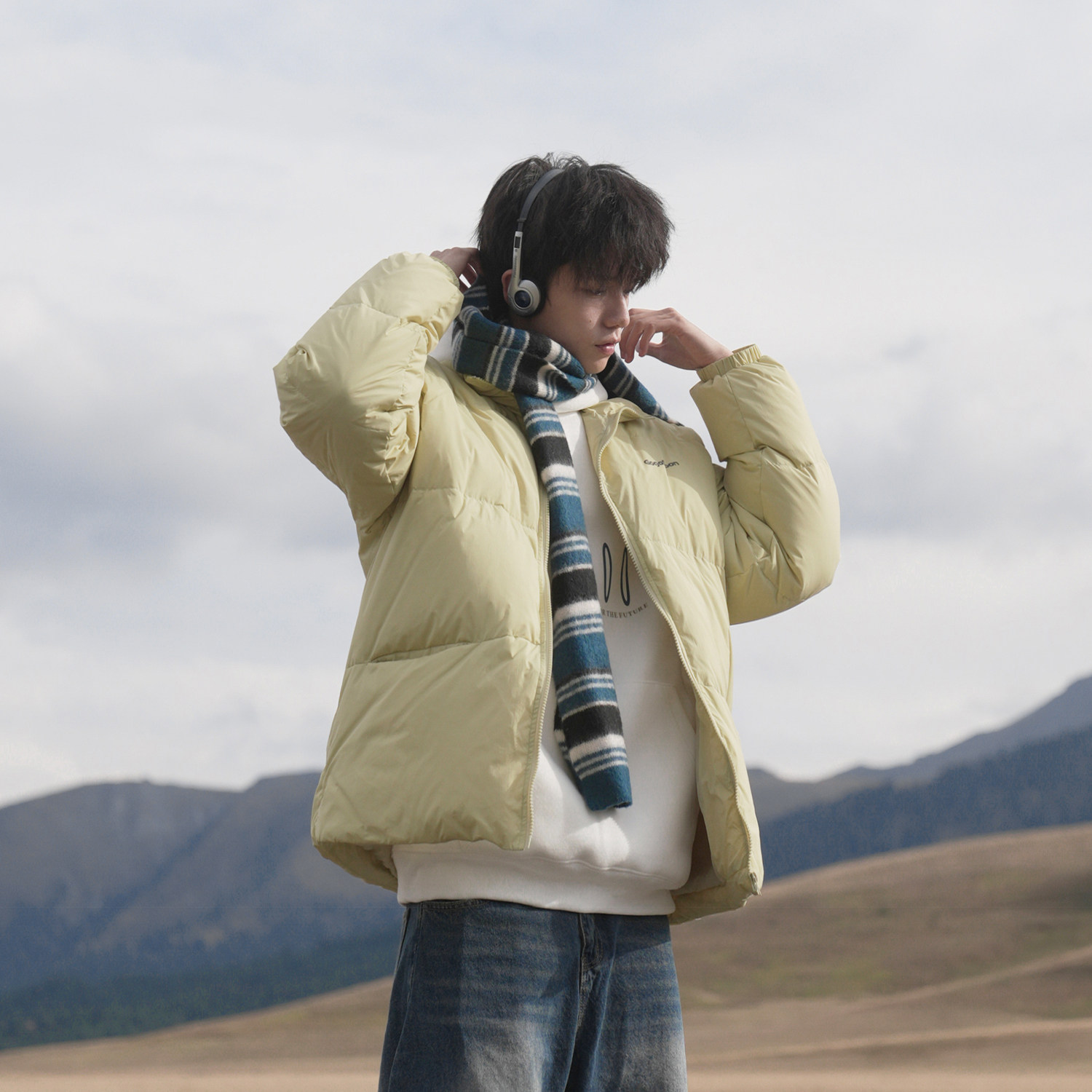 GOGOSOON羽绒服男新款2025冬90白鸭绒短款立领肤感休闲保暖外套Q