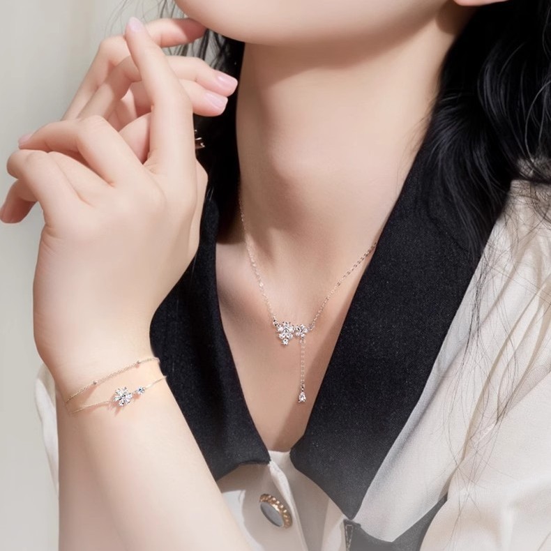 s999纯银樱花水滴项链女时尚轻奢