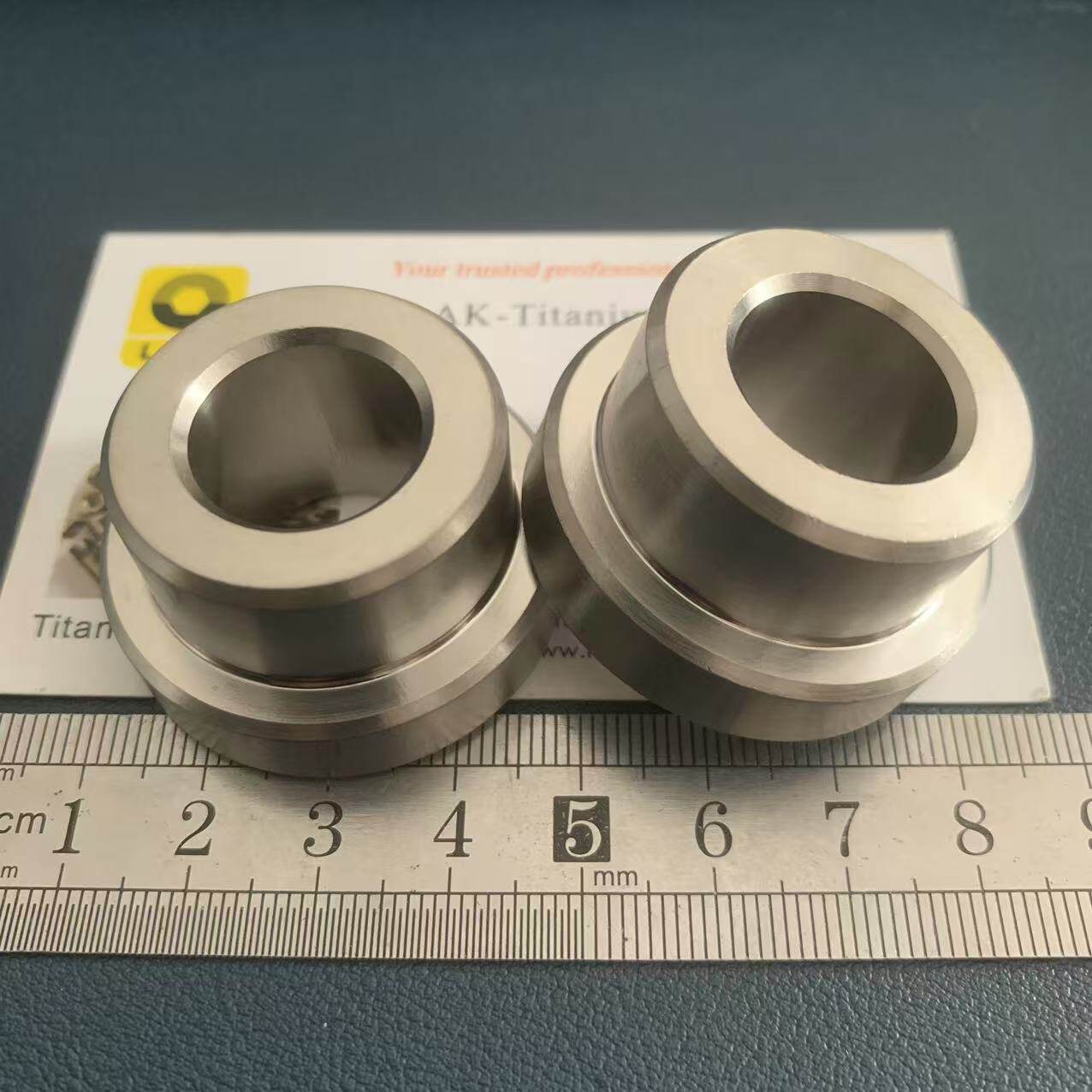 摩托车用钛合金轴用法兰套衬套 M17x38x21.5 小圆30x12.5 Gr5