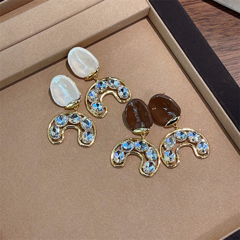 跨境宫廷风夸张走秀镶钻弯弯月牙耳环气质高级感几何形滴油大耳坠