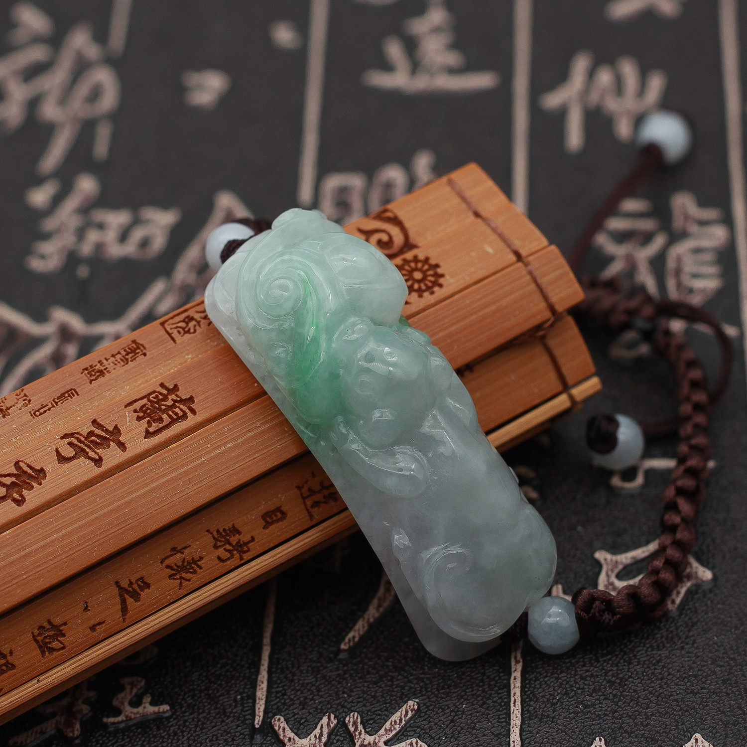 工厂直销 天然缅甸A货翡翠玉器 冰糯种飘绿生肖猪肥屋润手牌 包邮