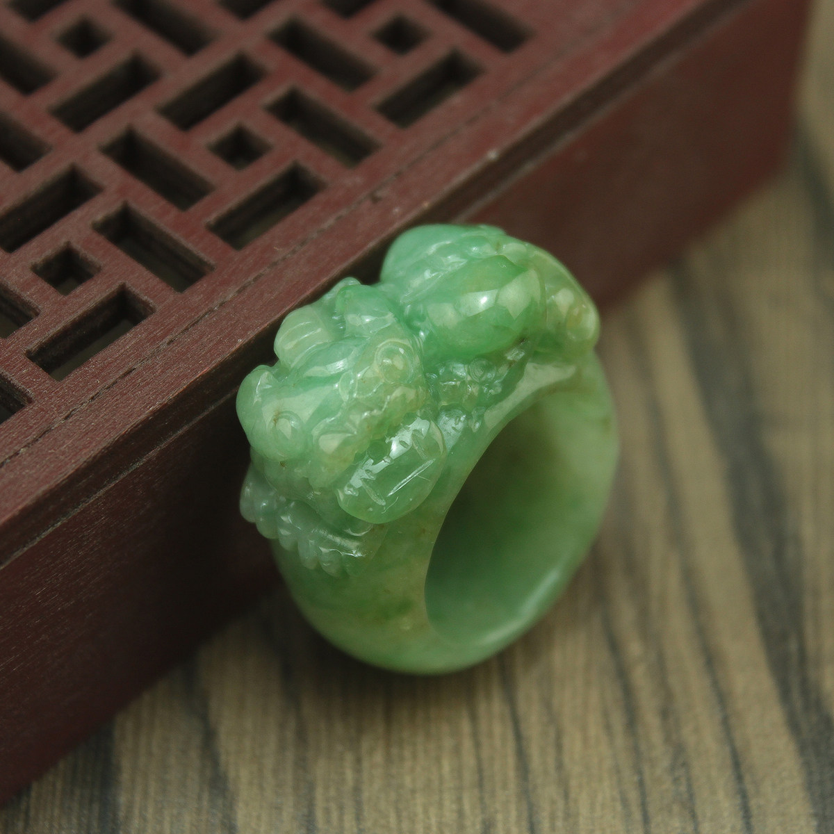 18mm 特价 缅甸天然翡翠A货玉器 老坑糯种飘绿招财貔貅戒指 包邮