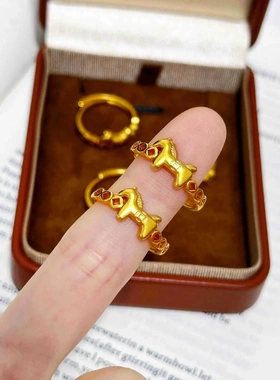 本命年马上有钱沙金钱币小马戒指小众轻奢设计感素圈指环