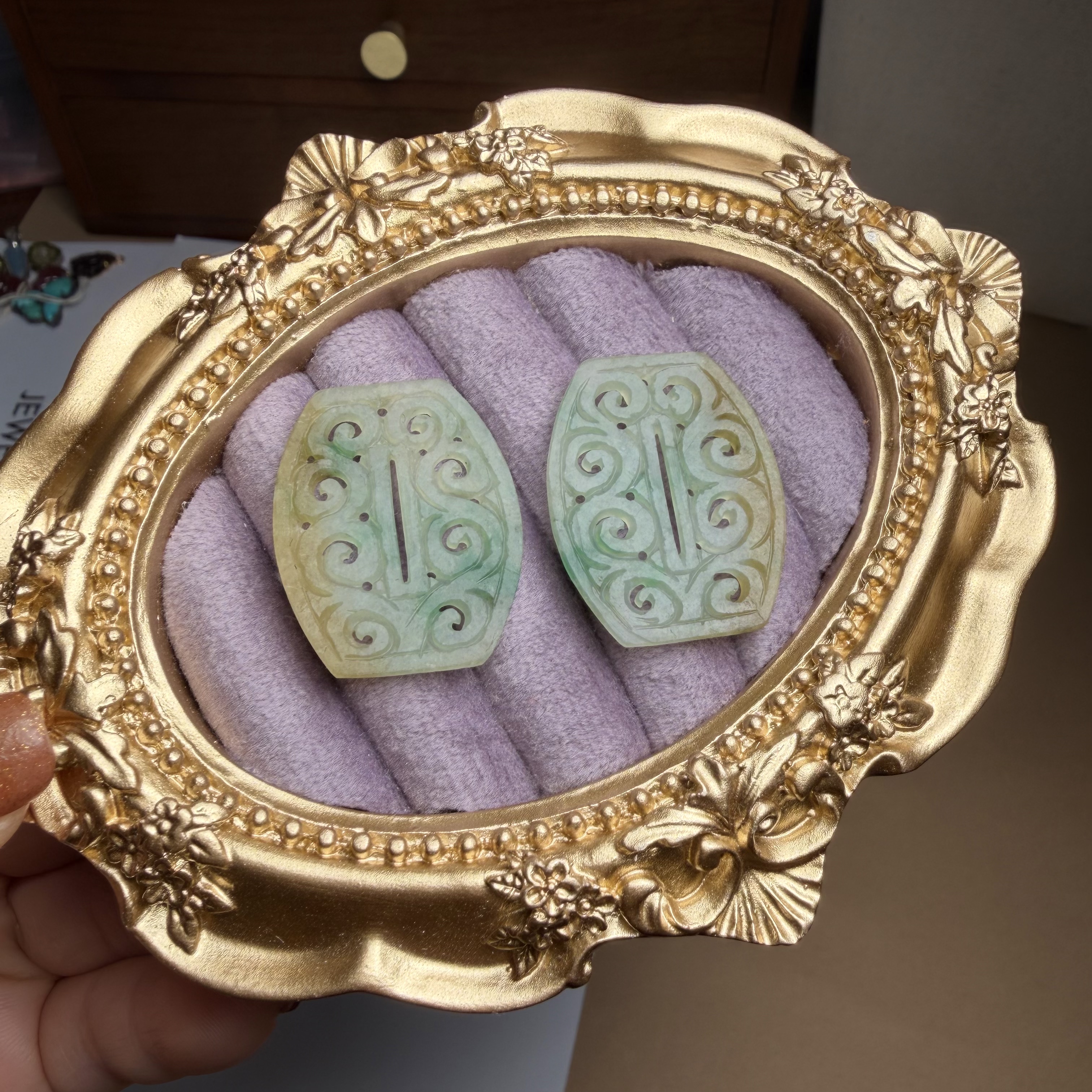 J33老翡翠黄绿花片镂空雕刻一对耳环耳饰镶嵌天然老玉桶形证书