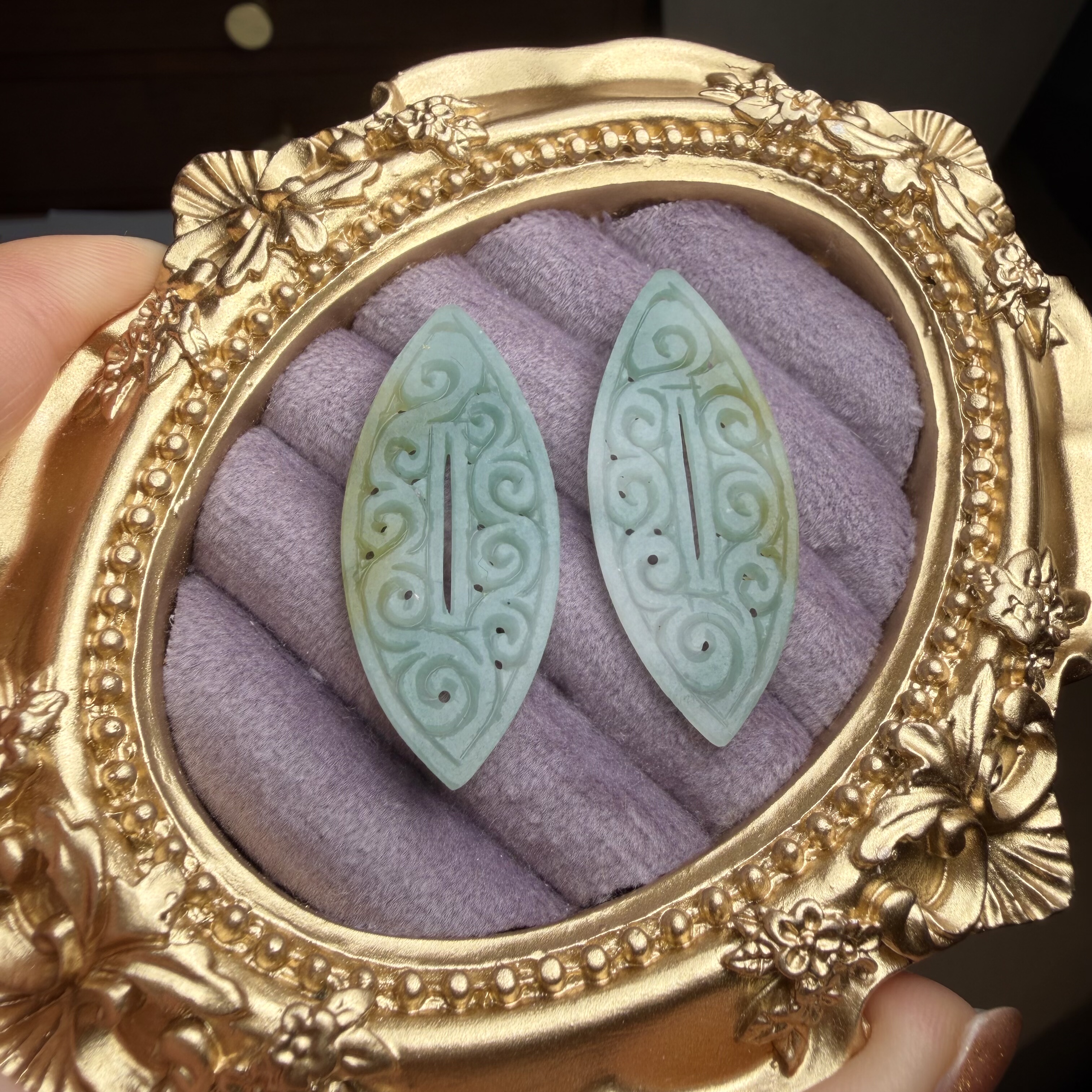 J35老翡翠纺锤形花片镂空雕刻一对耳环耳饰设计镶嵌天然老玉