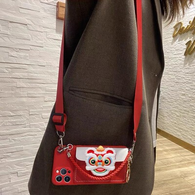 新年红色醒狮子零钱卡包适用荣耀500手机壳400300200pro斜跨挂绳magic87手提100女x70创意x60防摔x50保护套潮