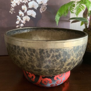 尼泊尔藏巴蒂颂钵手工老钵收藏摆件 具体尺寸价格请与主播确认