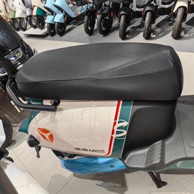 适用于雅迪M2/M2S/G3/M9车型电动车防晒防水坐垫套皮革遮破坐垫