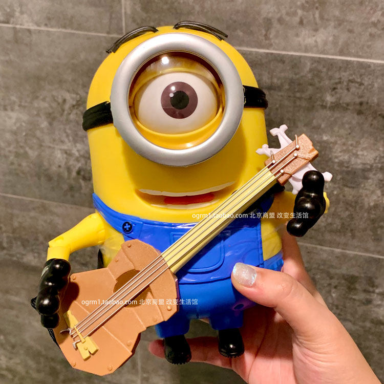环球影城小黄人弹吉他说话唱歌眨眼玩具玩偶卑鄙的我