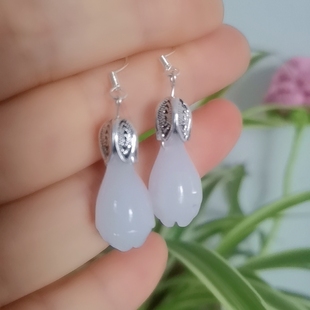 原创新款时尚天然新疆和田白玉兰花耳坠养耳洞百搭玉耳环淑女耳饰