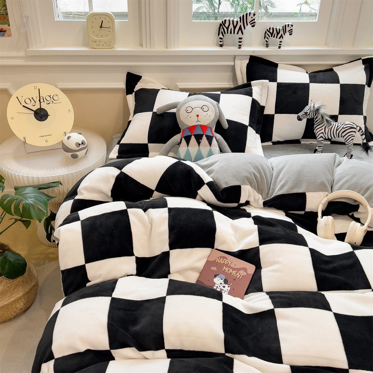 黑白棋盘格のA类牛奶绒无印风床上四件套秋冬加厚珊瑚绒床上用品