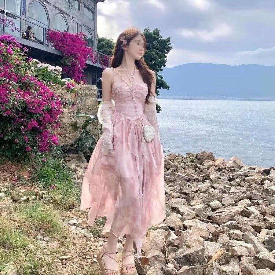 碎花吊带裙子仙女风晕染花色不规则下摆度假沙滩吊带纯欲风连衣裙