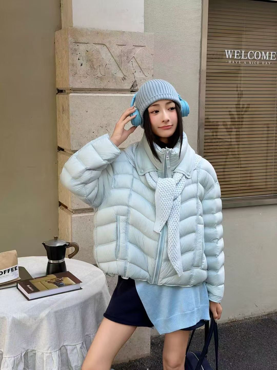 羽绒服女排骨新款气质女士短款宽松针织围巾时尚轻薄收腰保暖外套