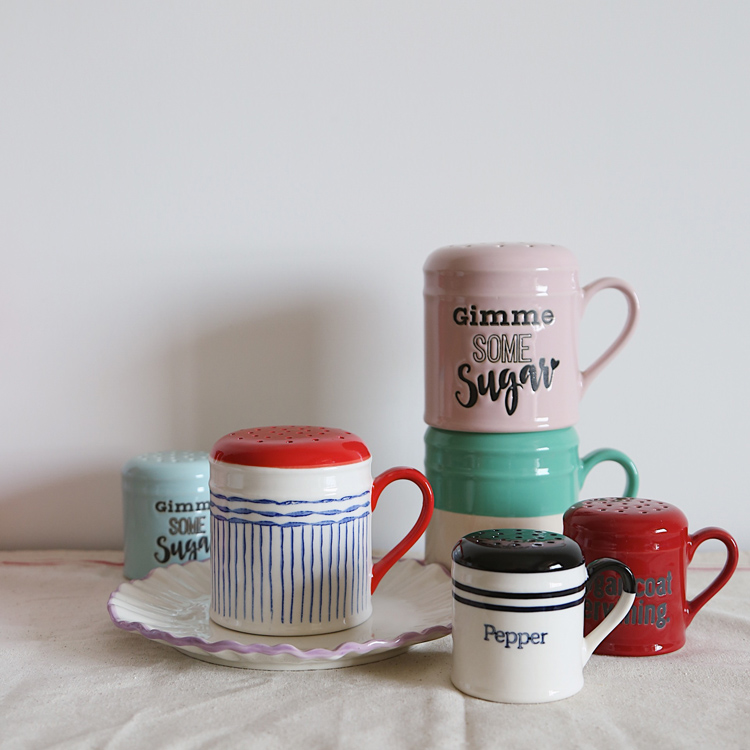 Lovely陶瓷复古调味罐调料面粉撒粉罐烘焙撒糖粉罐在类目 厨房/烹饪用具, 厨用小工具/厨房储物, 储物瓶罐/厨房储物器皿, 调味瓶罐中 - 来自Buy2taobao.com提供专业的淘宝代购服务