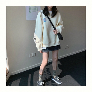 女网红上衣杏色春秋Chic长袖宽松新款卫衣奶黄色学院风奶油色