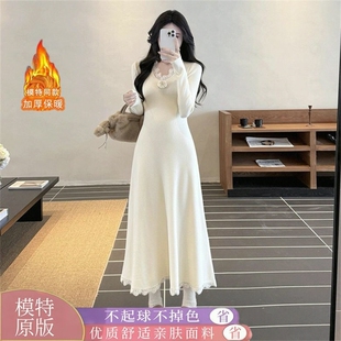 法式气质V领蕾丝花朵针织连衣裙女装秋冬绝美收腰显瘦修身长裙子