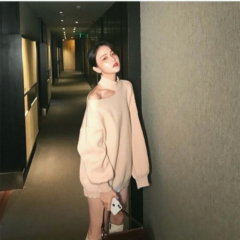 性感露肩挂脖长袖毛衣女春秋季慵懒风中长款套头宽松毛针织衫上衣