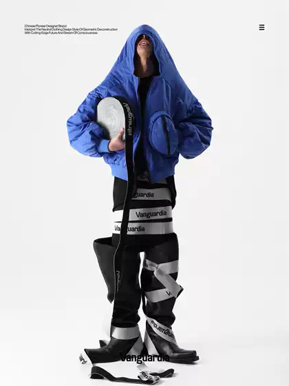 Vanguardia Heavyweight Blue Nylon Oversized Coat with Attached Hood, 3M Thinsulate Multi-Pocket Quilted Jacket