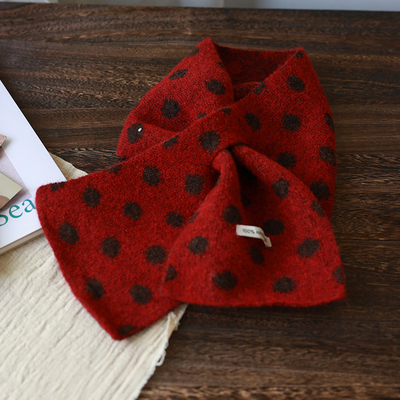 新年氛围韩版红色系小围巾女冬季保暖不臃肿护颈红色围脖交叉巾