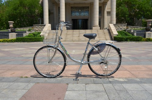 全新日本川崎26钢独弯无链条传动轴自行车内三速男女通用