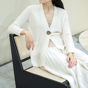 喜羊羊显瘦遮臀修身坑条纯羊绒针织开衫女中长款外套气质百搭秋冬