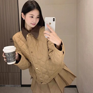 2024新款卡其色拼皮翻领格羽绒服服外套女秋冬气质保暖宽松羽绒服