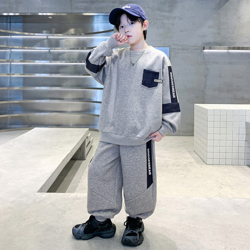 日本JGYP2026新款男孩帅气休闲运动套装春季儿童卫衣裤两件套潮酷