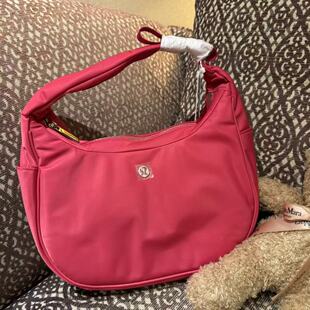 lululemon city essentials shoulder bag 女士单肩包
