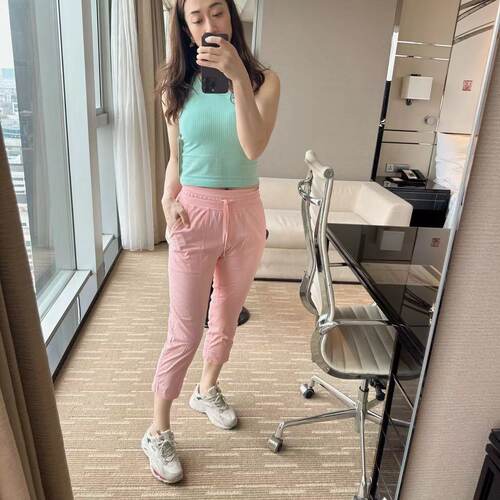 女士中腰中长裤亚洲版型