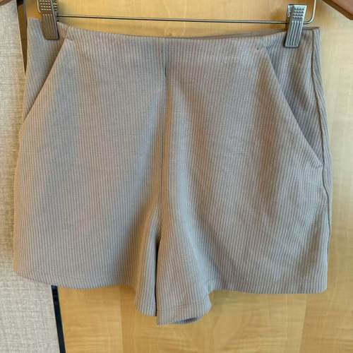 Lululemon高腰螺纹瑜伽短裤