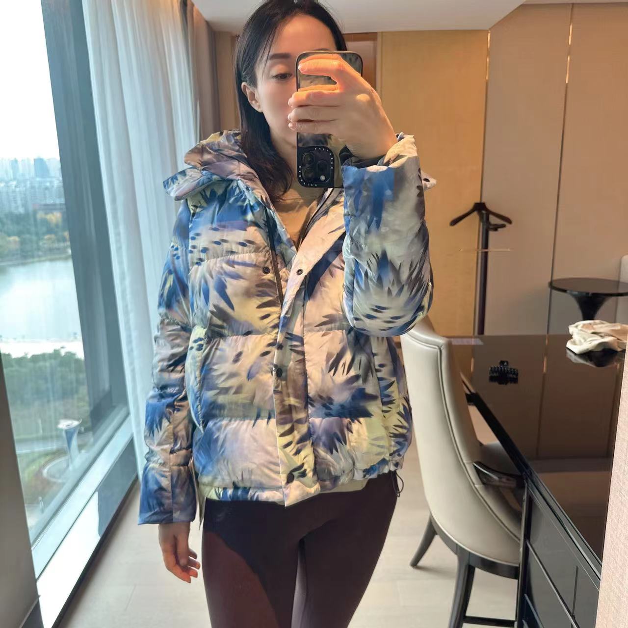 五格泡芙羽绒服鹅绒填充