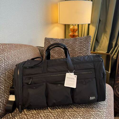 lululemon easy access duffle bag 健身包 旅行袋 可套拉杆箱