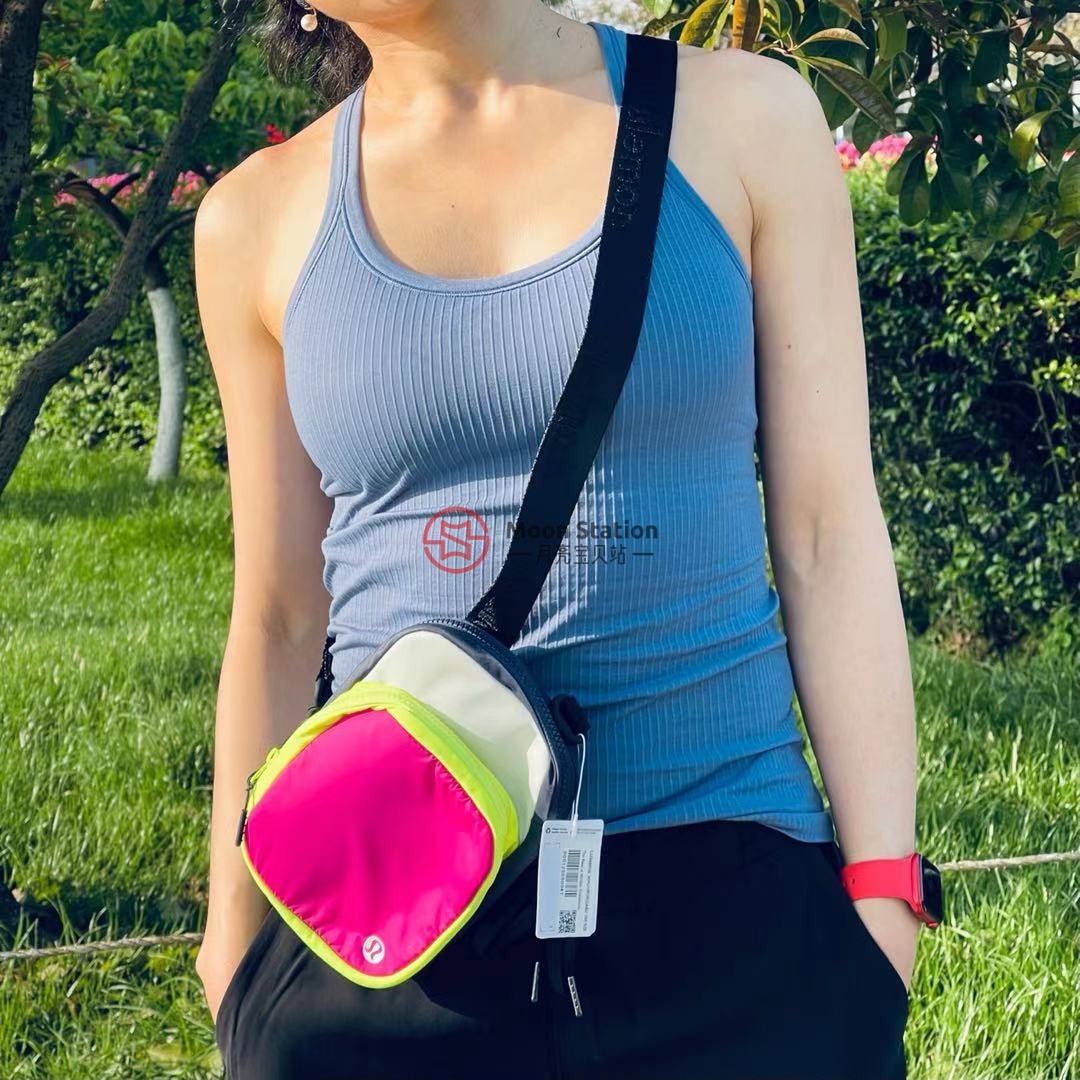Lululemon The Rest is Written Crossbody 斜跨包2L 13.5*7*21CM