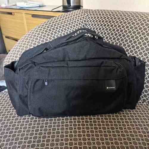 lululemon旅行袋40L容量