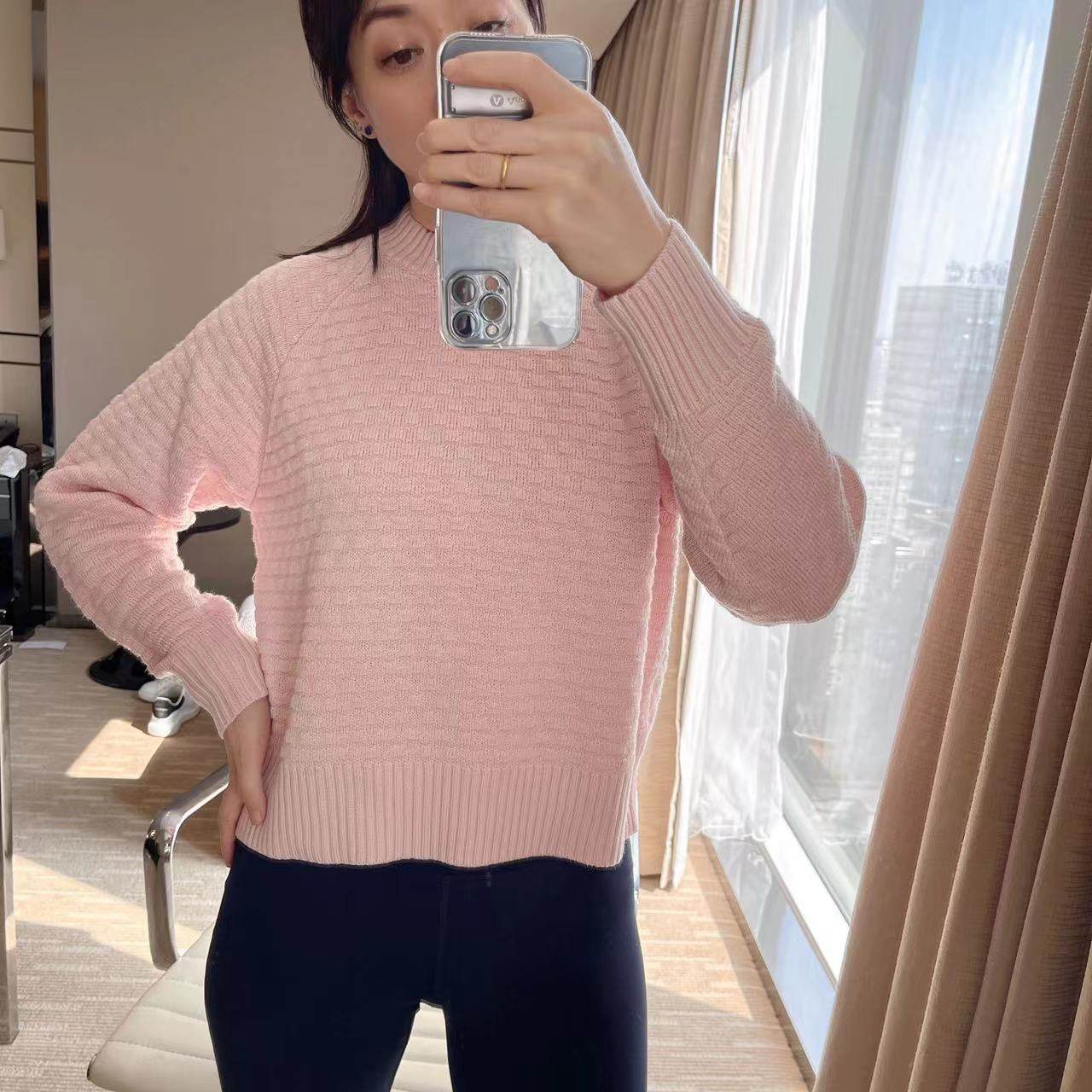 Texture play crew sweater 女士套头毛衣 及腰长度