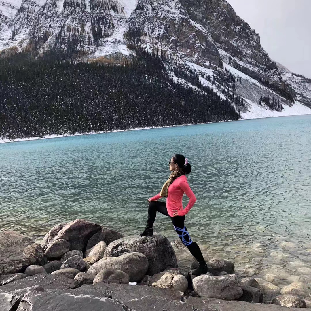 瑜伽裤打TNAequatorLegging底裤