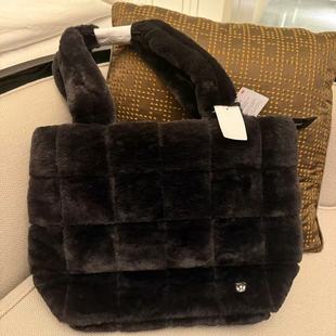 lululemon quilted grid tote  女士托特包