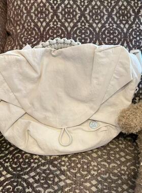 lululemon curved crossbody bag W top handle 磁吸包 斜挎包