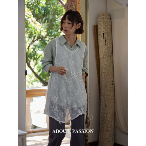About Passion · 钩花蕾丝不规则背心裙