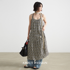 About Passion · 夏季法式碎花吊带连衣裙 无袖显瘦复古设计裙子