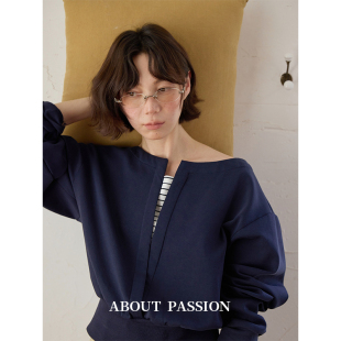 V领内置条纹肌理短款 卫衣 Passion About