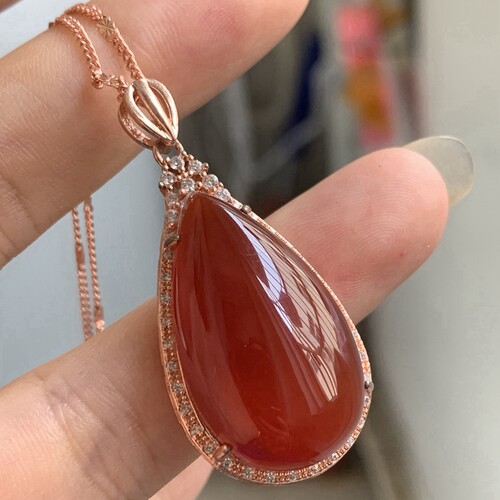 正品天然红翡大水滴红宝石玉石