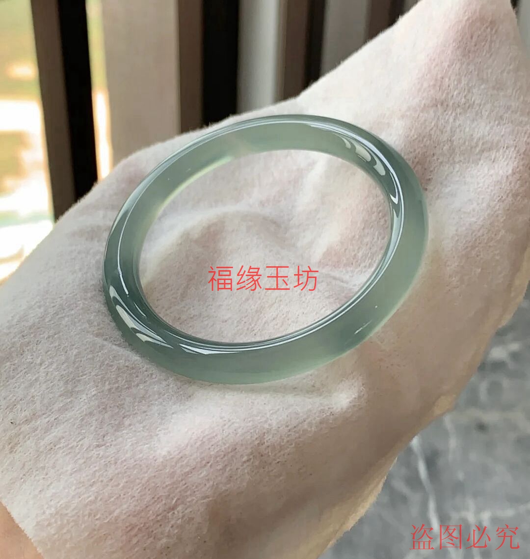 冰种油青色圆条玛瑙玉髓美人镯