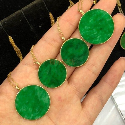 满绿花青翡翠圆牌吊坠