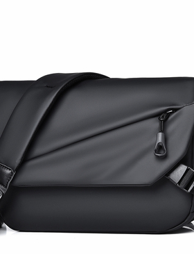 牛津布斜挎包休闲男包户外时尚运动邮差包横版翻盖小众背包单肩包